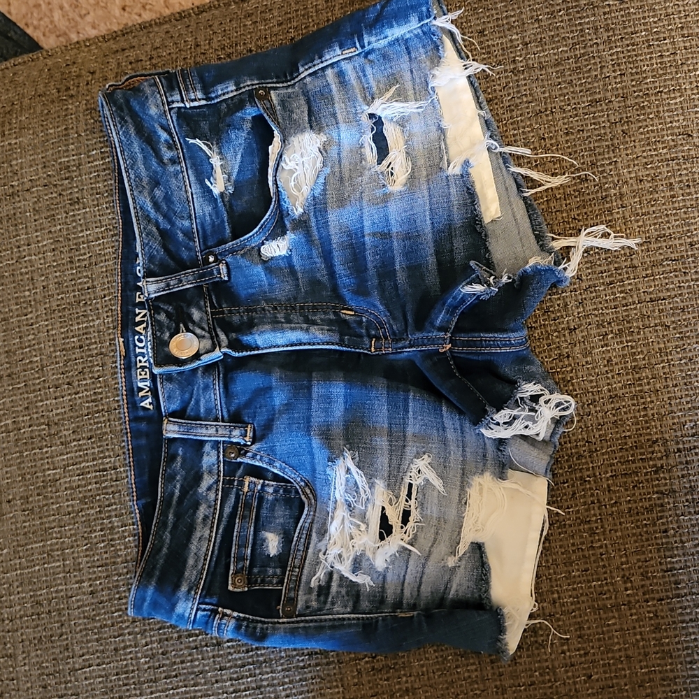 Size 6 American Eagle shorts